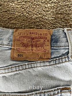 VINTAGE LEVIS 501 JEANS Size 32W 32L. Made In United Kingdom