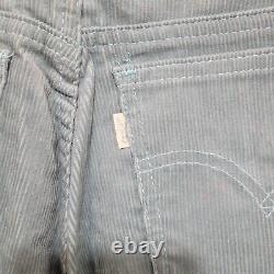 VINTAGE Levi's 60s 70s White Tag Corduroy Jeans Womens Size 28 X 35 Green FLAW