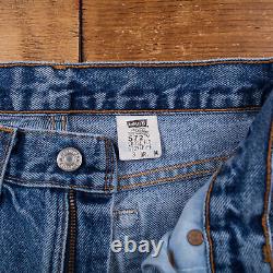 Vintage Levis 572 Jeans 28 x 31 USA Made 90s Stonewash Straight Blue Womens