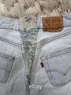 Vintage reworked 80s light blue levi's jeans streetwear casual retro art hoe